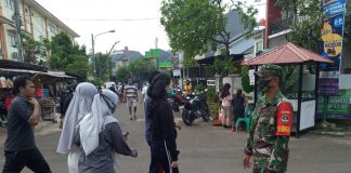 Babinsa Larangan Utara Pantau Kegiatan Olah Raga Pagi di Puri Beta