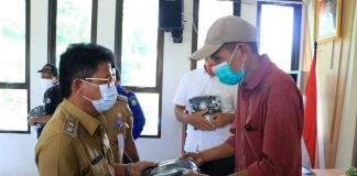 Wakil Walikota Tangerang Bagikan 41.000 Masker di 82 RW Kecamatan Pinang