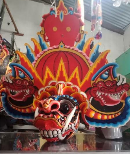 Model barongan